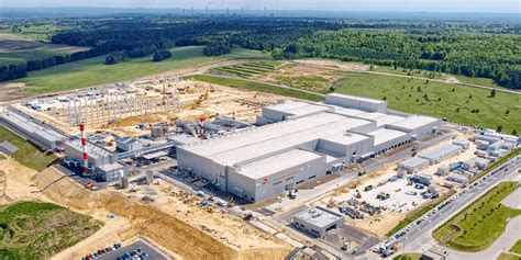 KSCUT System Poland|SK Innovation opens first Polish battery material plant.